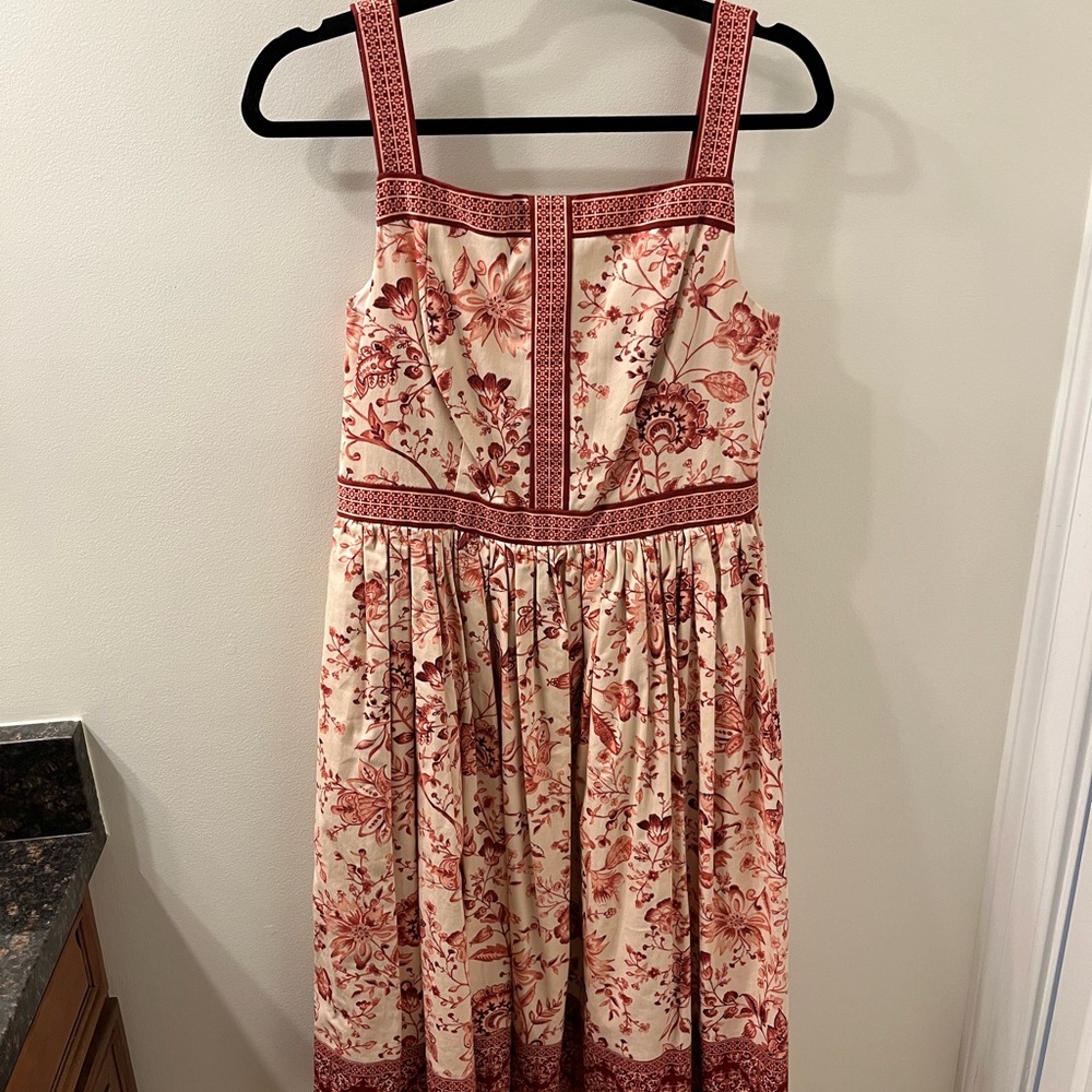 Floral Print Sleeveless Gal Meets Glam Dress